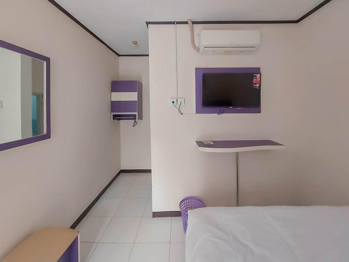 Reddoorz @ Jalan Ahmad Yani Hotel Karawang Exterior foto